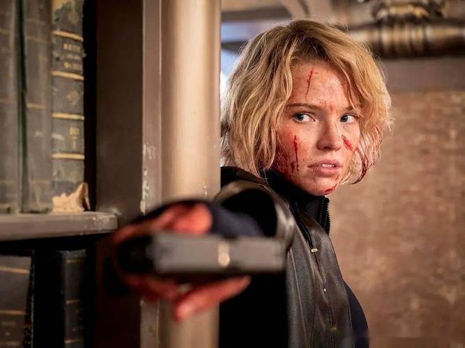 深入解析《特工艾莲娜汉化版》的魅力与下载价值