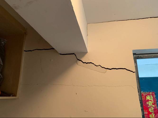 裂缝中的房子官方正式版下载最新版深度分析与评估