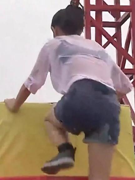 被弄湿的夏天：一场关于青春与冒险的绅士游戏分析