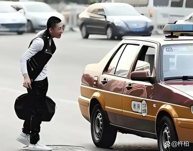 出租车司机职业的崛起：从官网到市场的深度分析