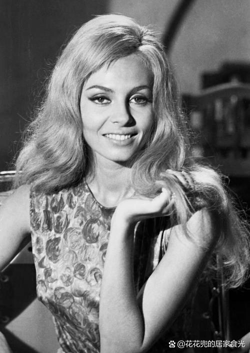 深度解析:里奥娜老师的宝物游戏下载与体验