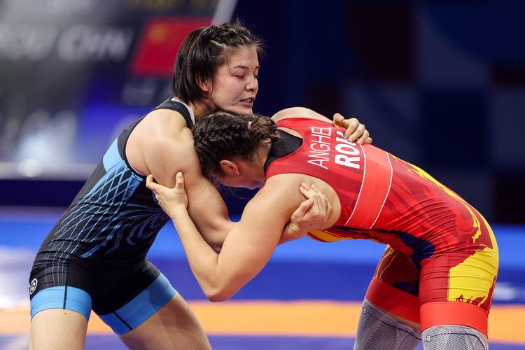 深入解析《冠军II女郎帝国》最新版本的核心机制与玩家体验