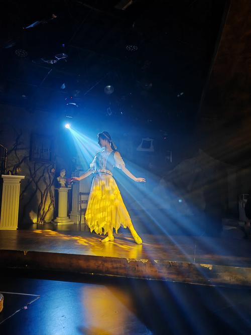 探索大人的童話劇場:游戏的深度与魅力分析