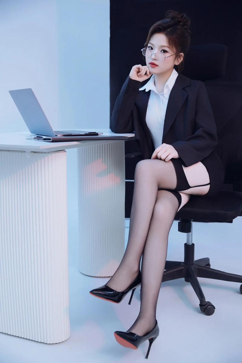 性感办公室版本大全：探索职场中的魅力与游戏化体验