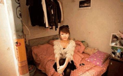 如何应对变态房东与主播女孩的最新互动