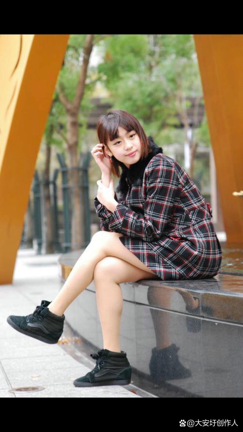 探索《邻家女孩0.2》的下载途径与市场分析