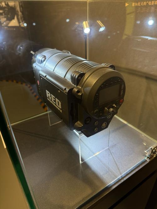 探秘SOAV60FF汉化版下载：破解与热潮背后的深度分析