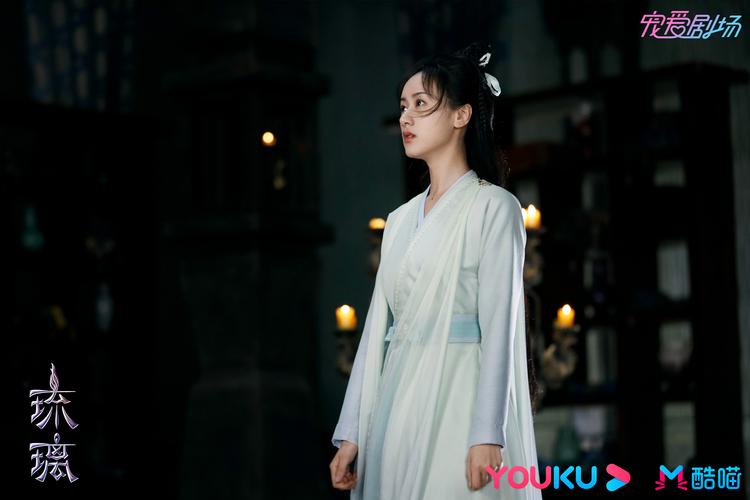 深入探讨《大小姐琉璃子的暑假狂欢精翻游戏官网》的游戏设计与市场策略