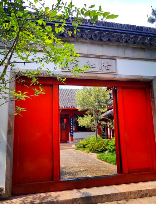 探秘“做怡红院的主人”：一款游戏的深度分析与安卓下载指南